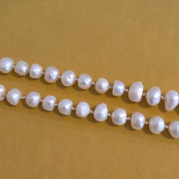 Vintage Knotted Fresh Water Pearl Necklace w/ 925 Silver Toggle "Cable" Clasp - Picture 13 of 16